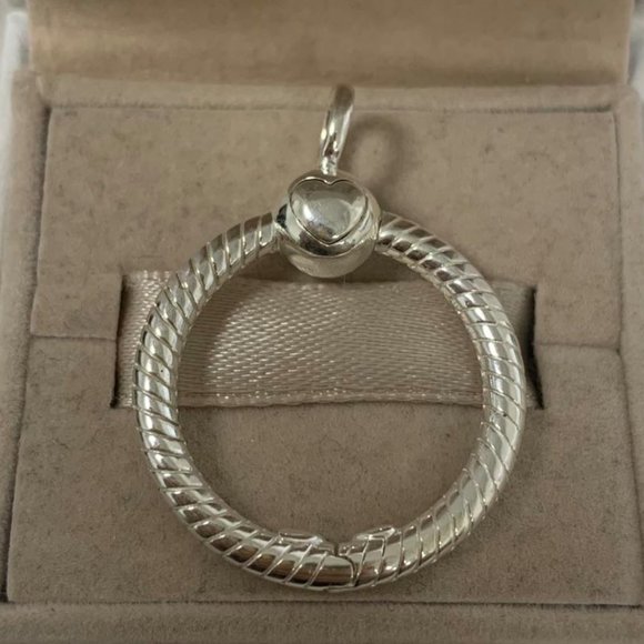 Pandora Moments Small O Pendant - Picture 4 of 5